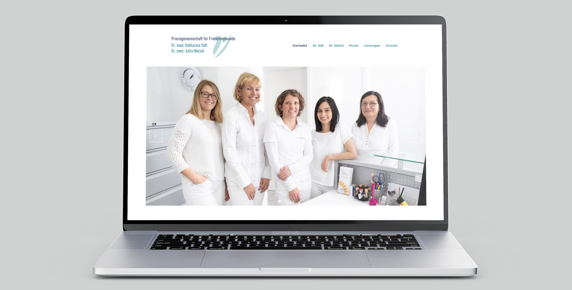 Mockup Laptop Webseite der Frauenarztpraxis Forchheim